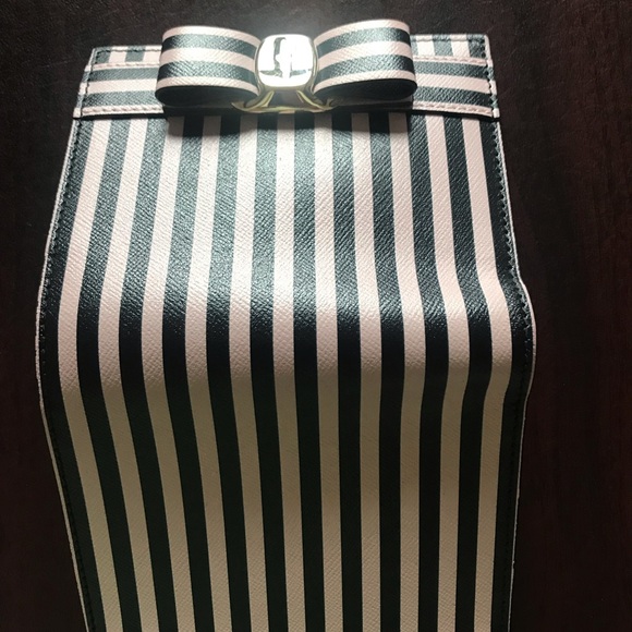 Salvatore Ferragamo Nero calfskin wallet. Excellent, like new condition. - Picture 6 of 13